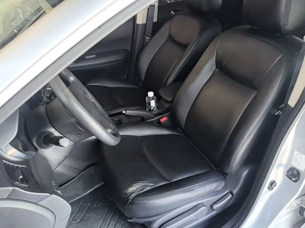 Nissan Tiida — миниатюра 15
