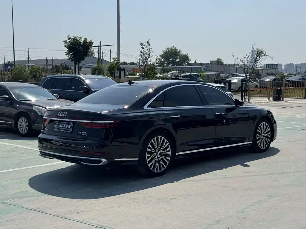Audi A8 — миниатюра 10