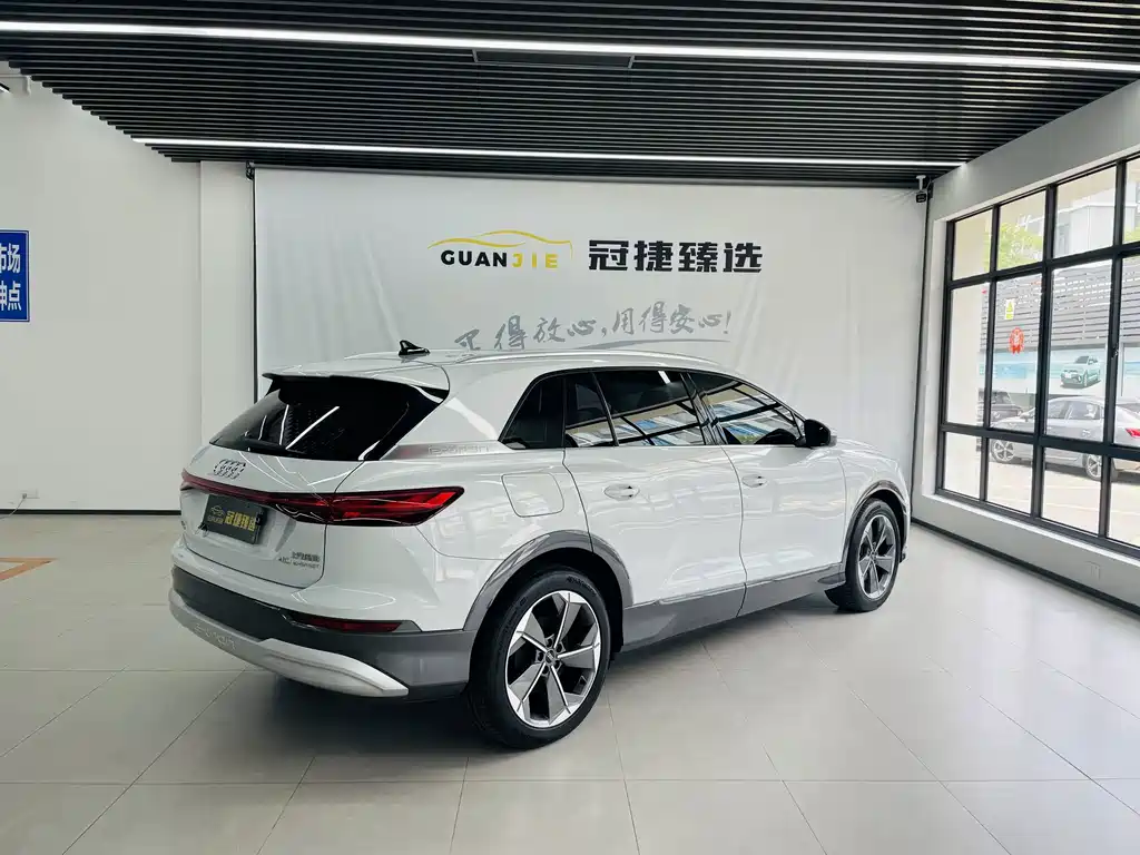 Audi Q5 e-tron — миниатюра 16