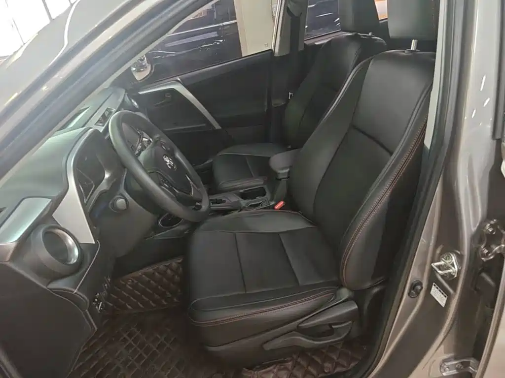 Toyota RAV4 — миниатюра 15