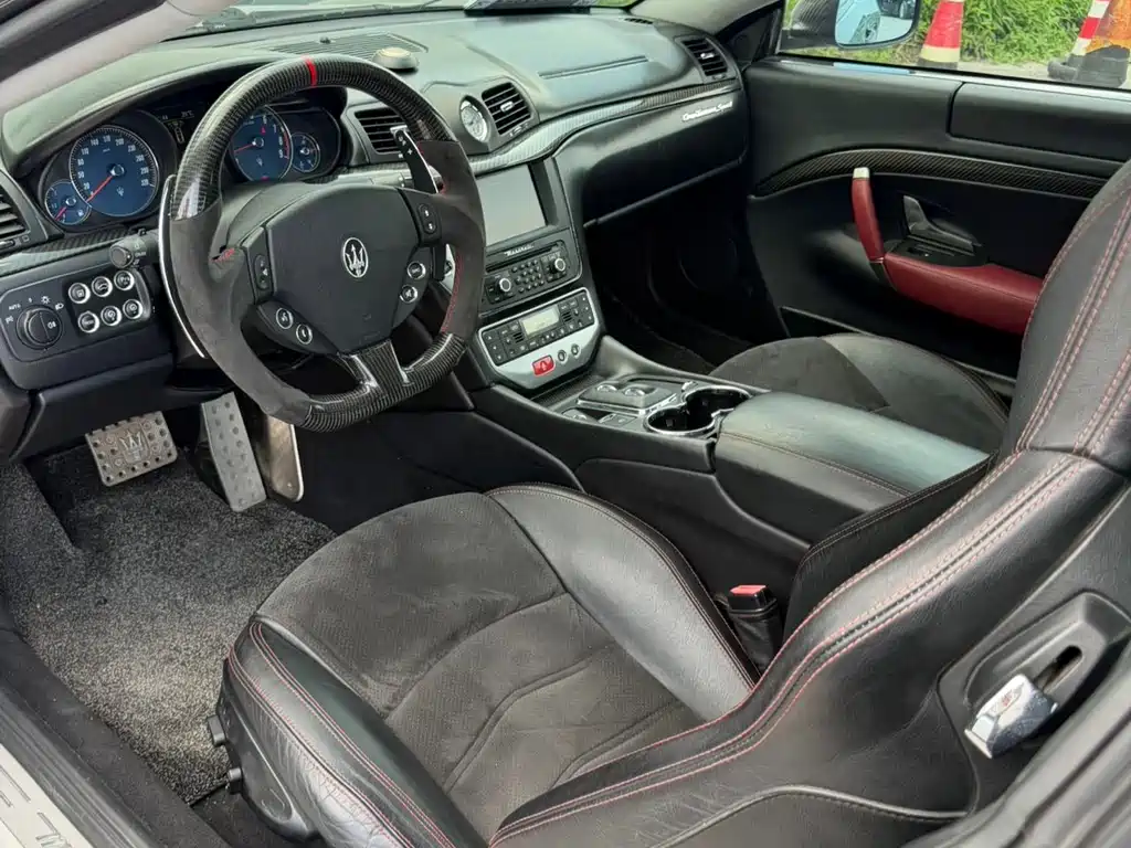 Maserati GranTurismo 2013 4.7L Sport F1