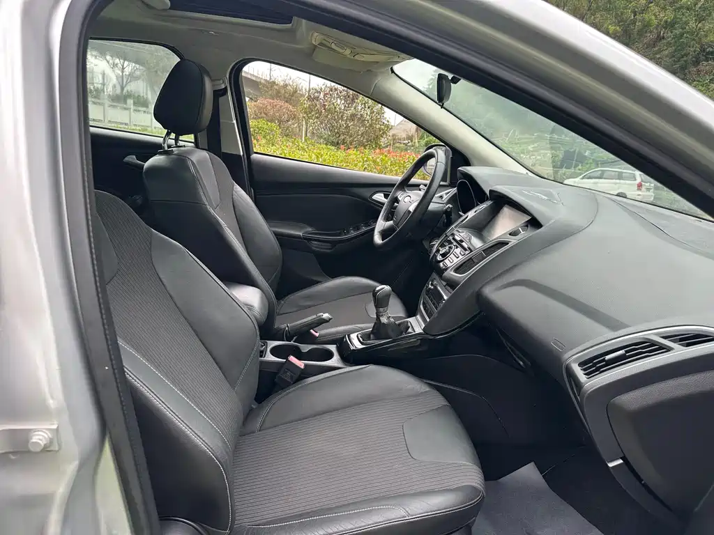 Ford Focus — миниатюра 10