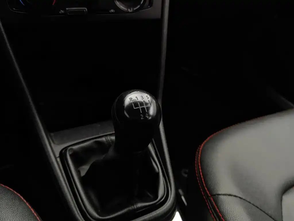 Volkswagen Jetta — миниатюра 13