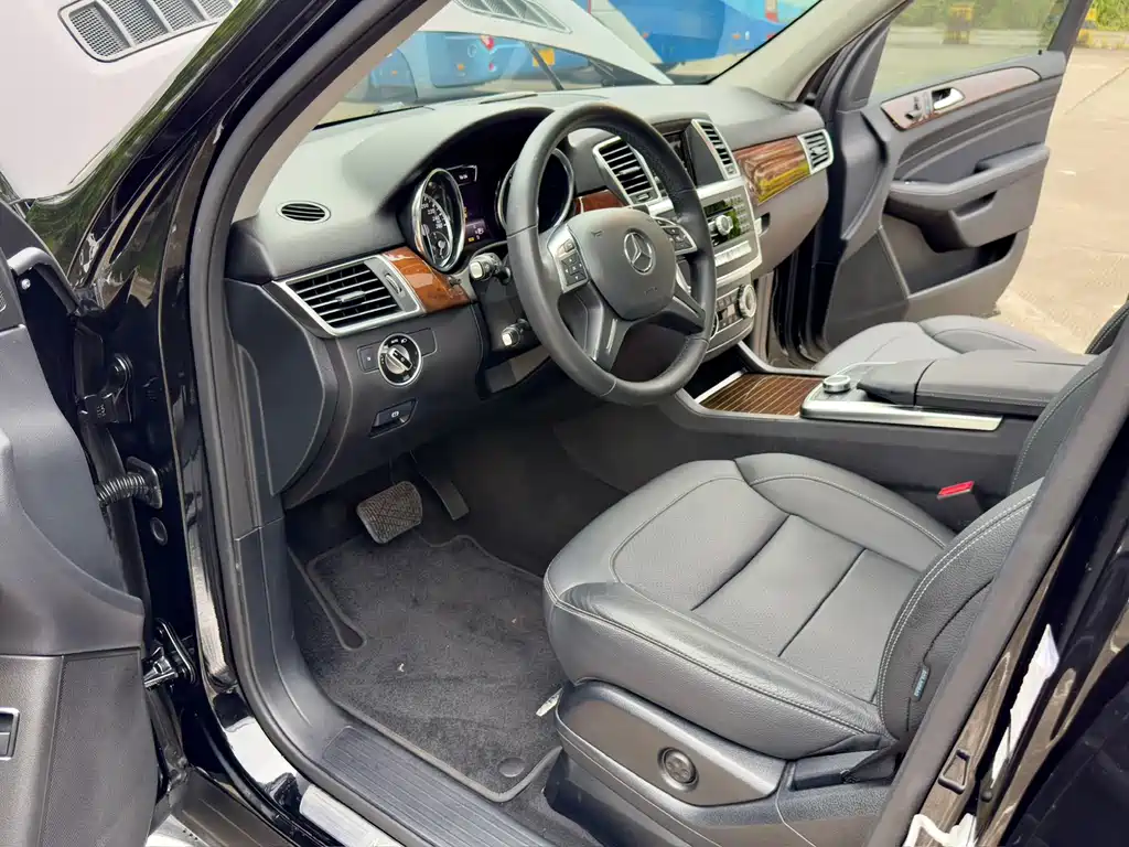 Mercedes-Benz M-Class — миниатюра 4