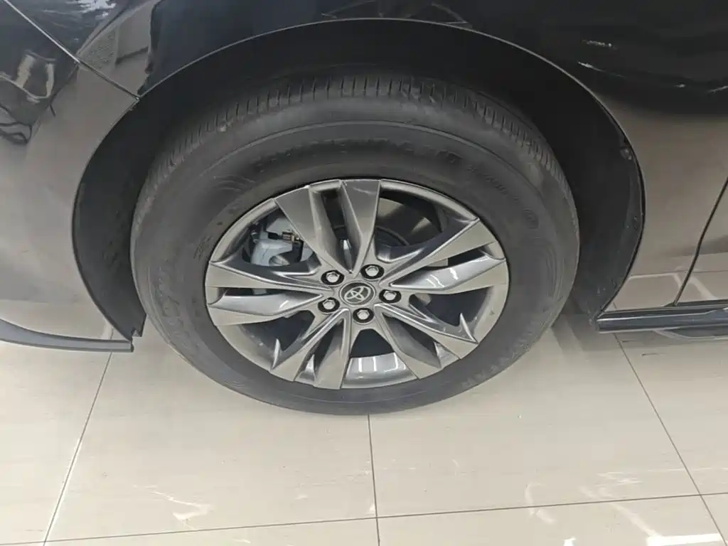 Toyota Sienna — миниатюра 23