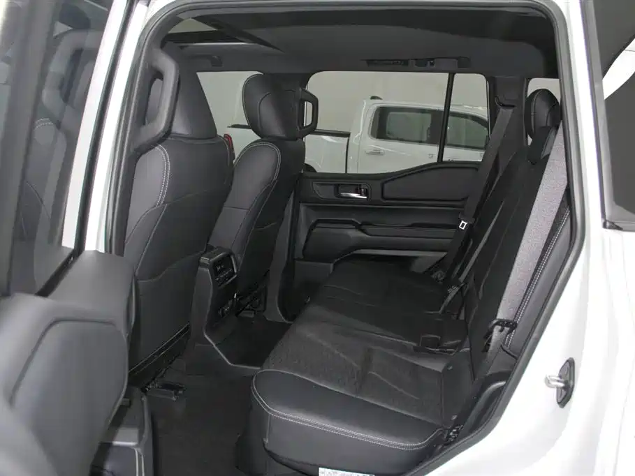 Toyota Land Cruiser Prado 2025 2.4T TX 5 мест