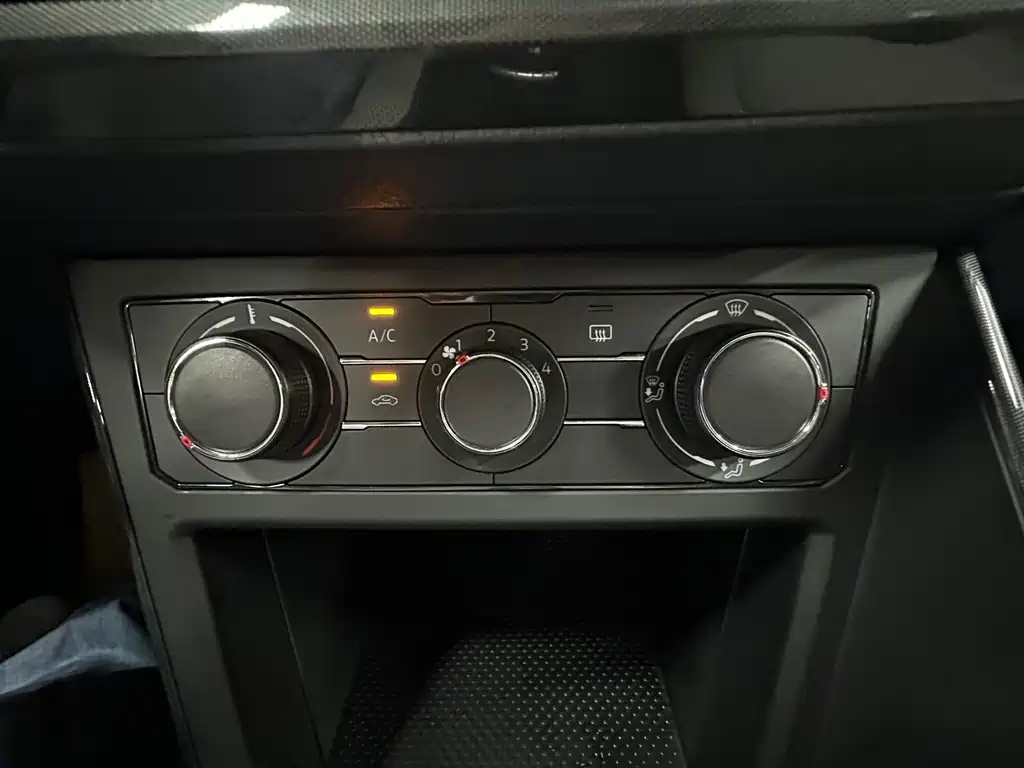 Volkswagen Lavida — миниатюра 22