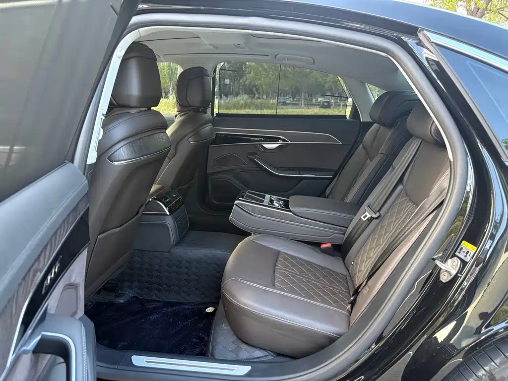 Audi A8 — миниатюра 11