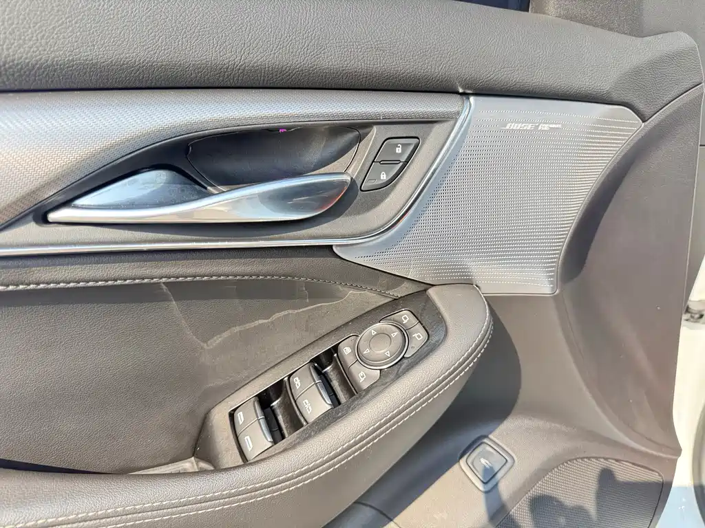 Cadillac CT5 — миниатюра 6