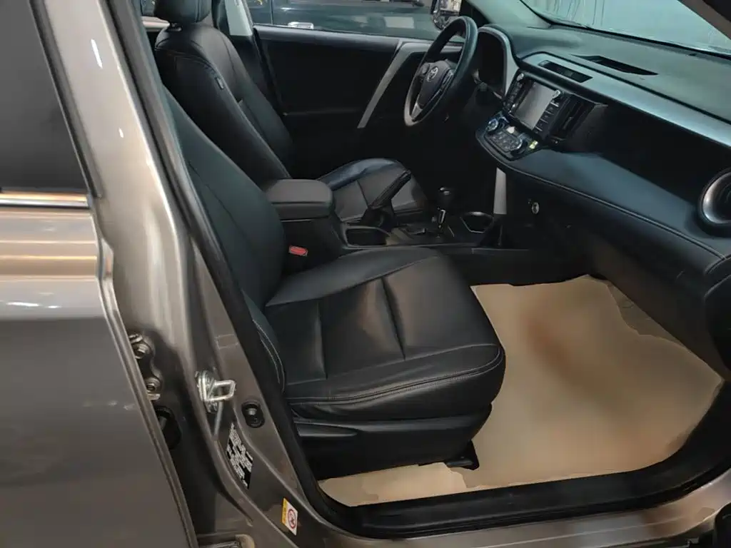 Toyota RAV4 — миниатюра 25