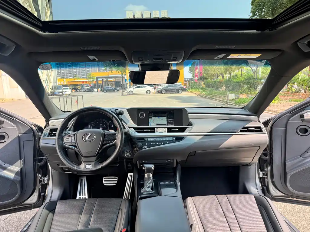 Lexus ES — миниатюра 10
