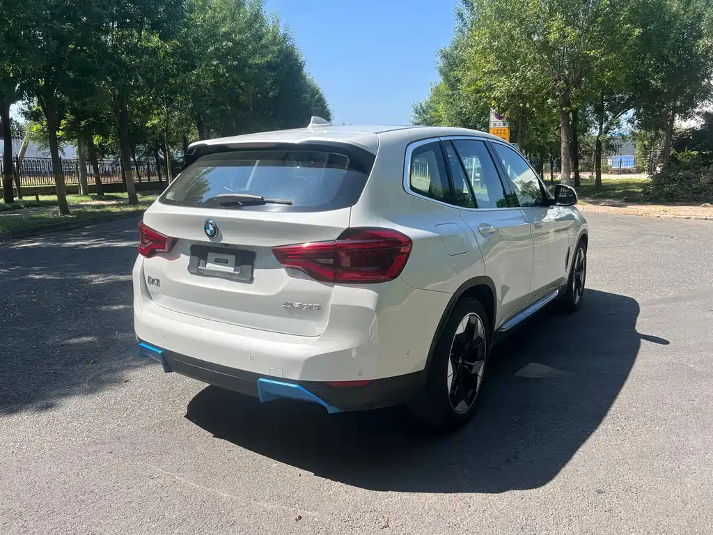 BMW iX3 — миниатюра 5