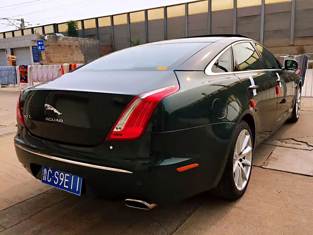 Jaguar XJ — миниатюра 4