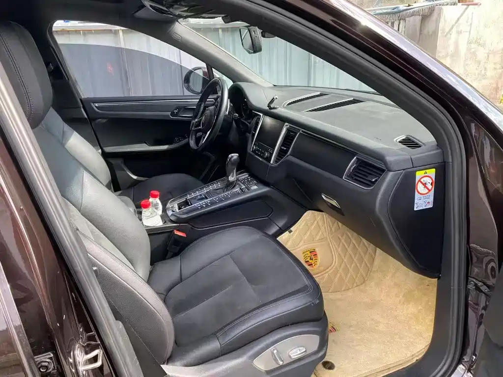 Porsche Macan — миниатюра 5