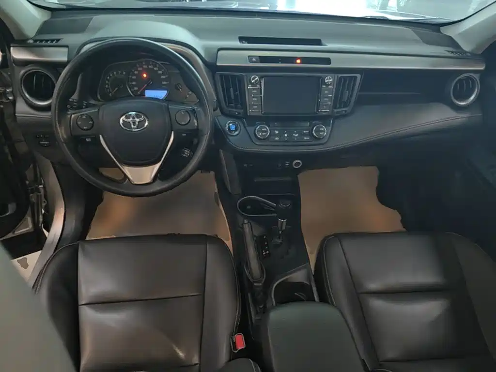 Toyota RAV4 — миниатюра 10