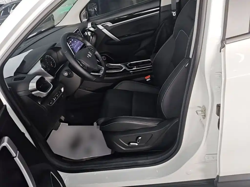 Geely Binyue — миниатюра 15