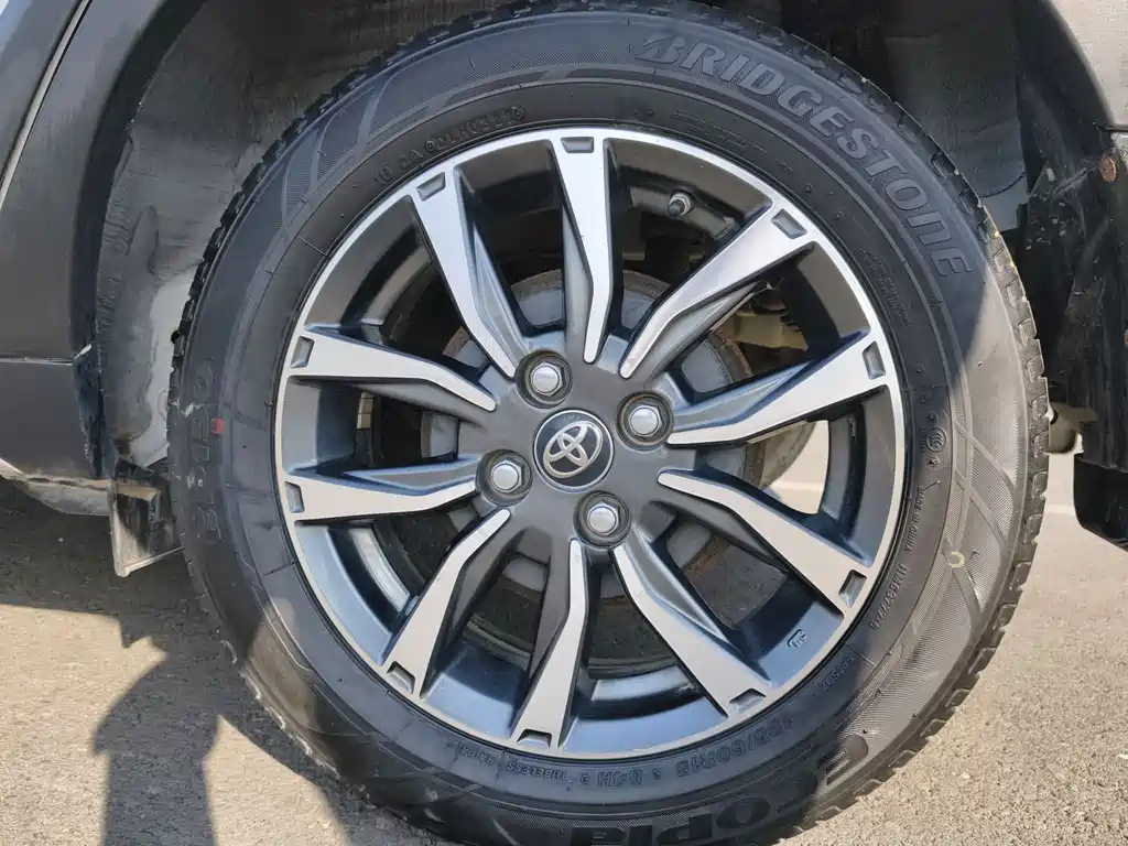 TOYOTA YARIS L ZHIXUAN