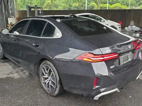 BMW i5 — миниатюра 5