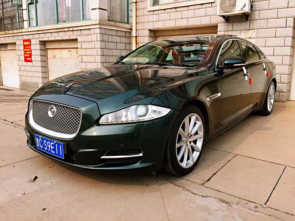 Jaguar XJ — миниатюра 2
