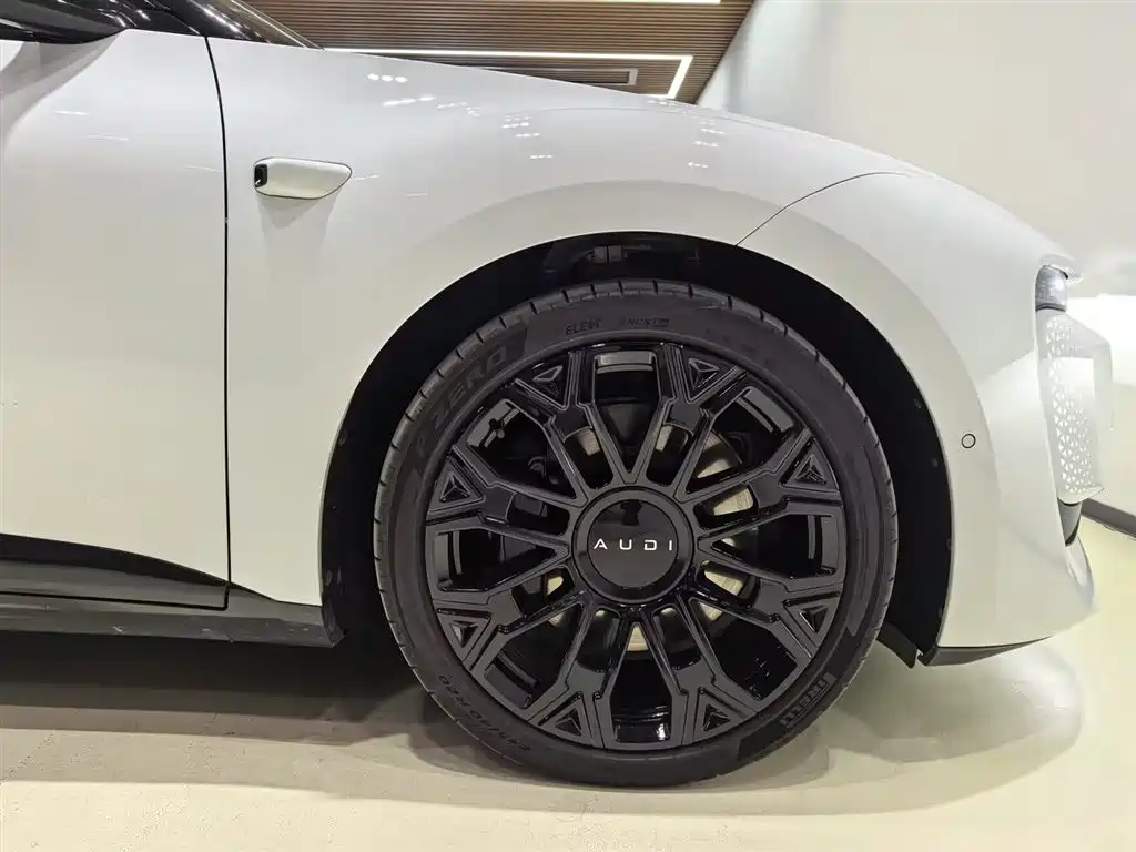 Ауди Ауди. Audi E5 Sportback — миниатюра 9
