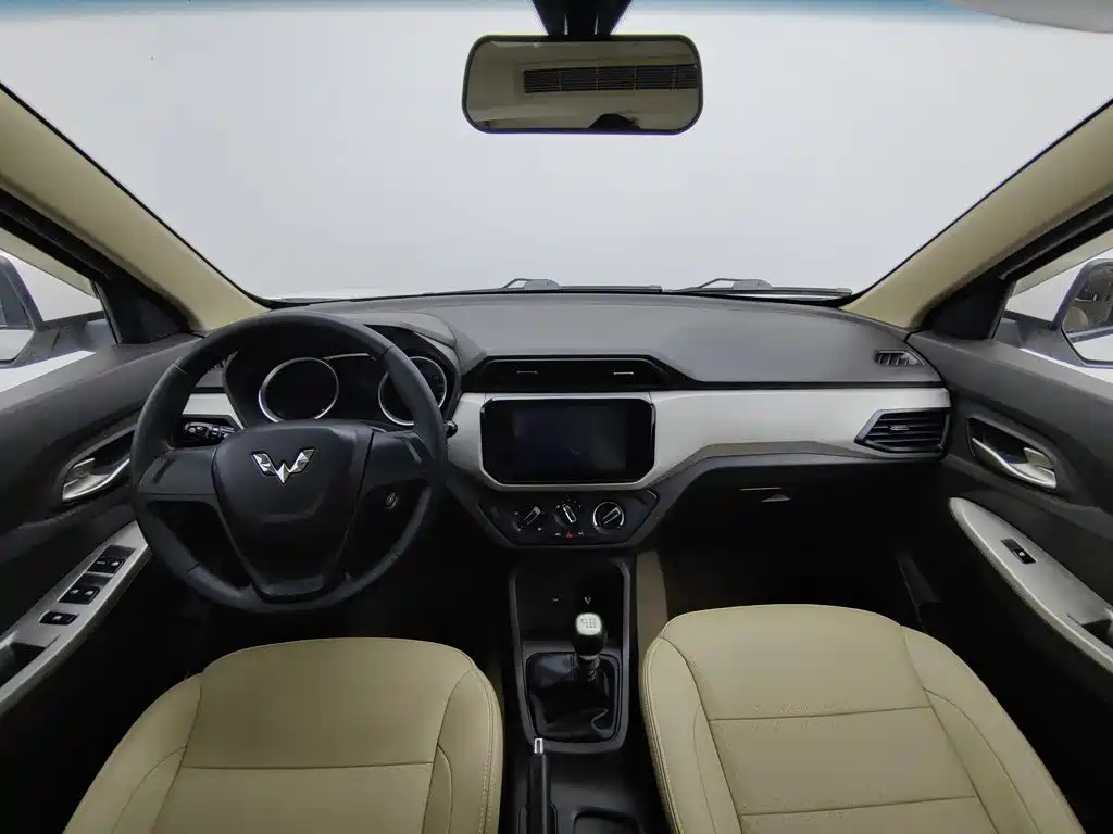 Wuling Hongguang — миниатюра 5