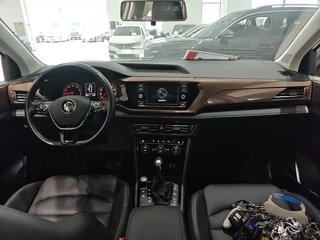 Volkswagen Tharu — миниатюра 10