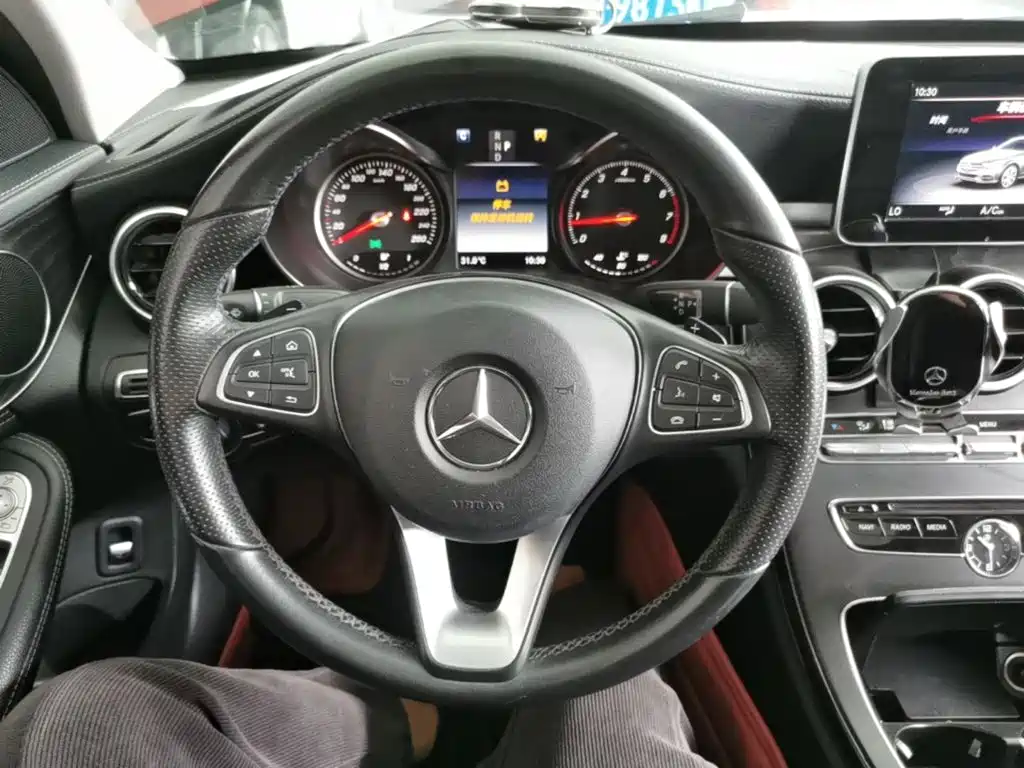 Mercedes-Benz C-Class — миниатюра 11