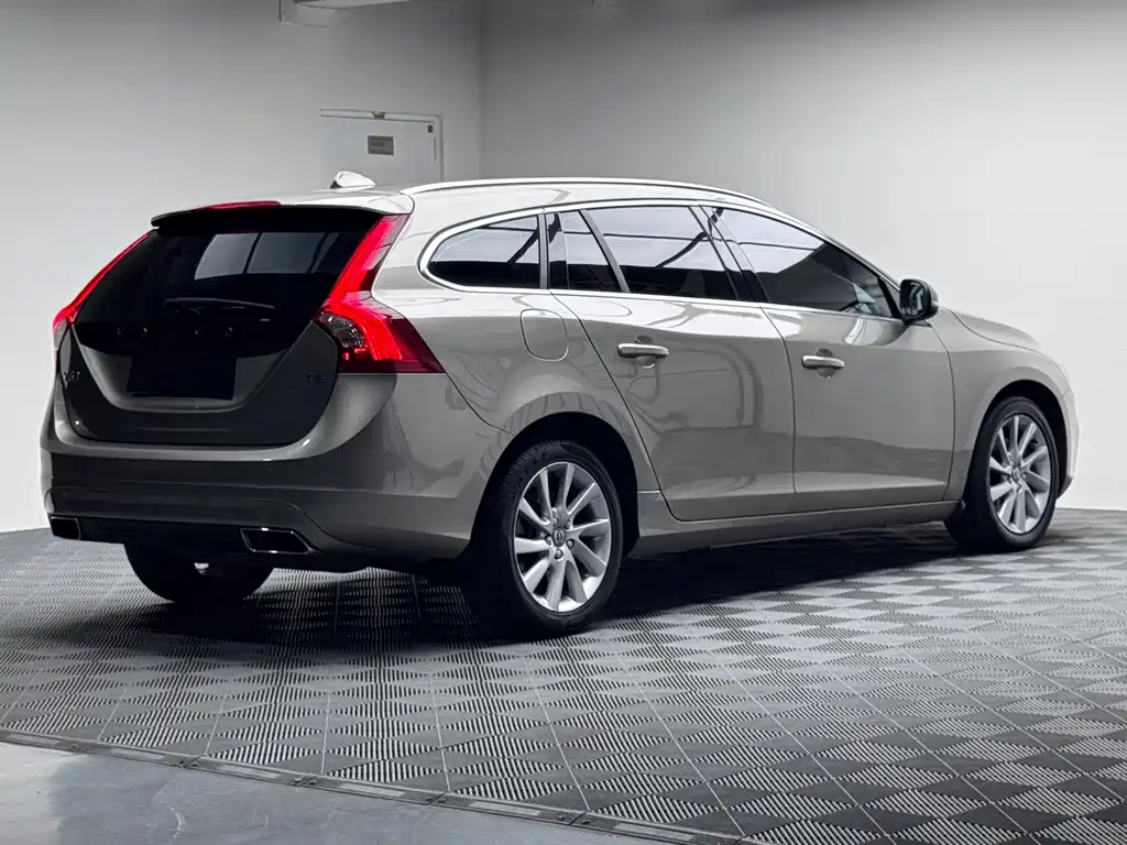 Volvo V60 — миниатюра 8