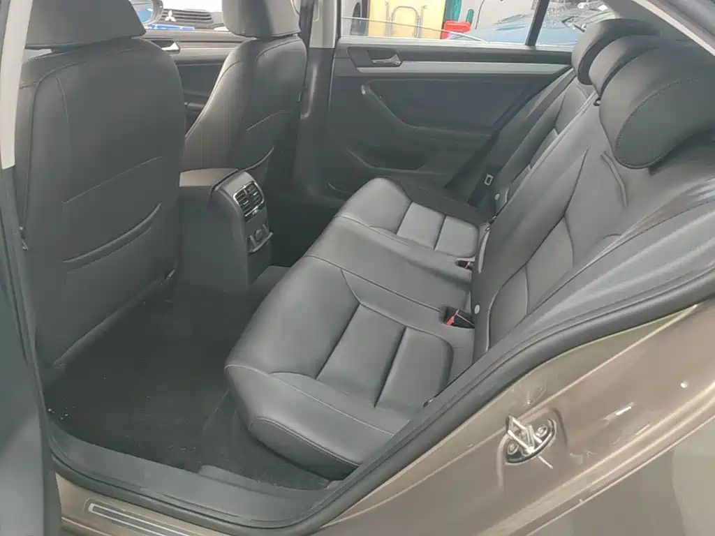 Volkswagen Sagitar — миниатюра 17