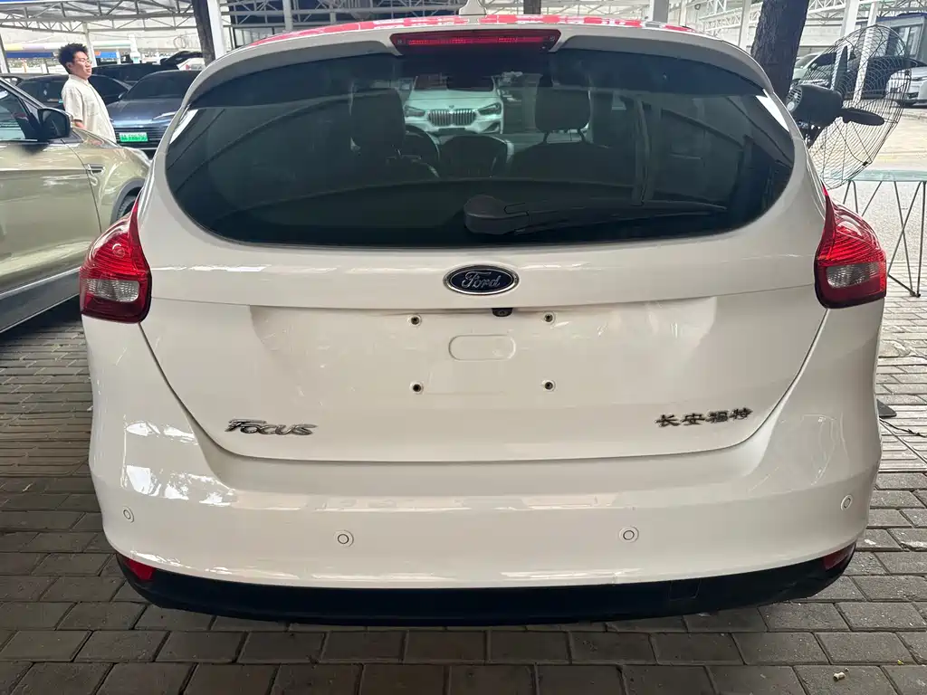Ford Focus — миниатюра 11
