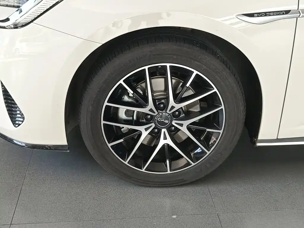 BYD Seal — миниатюра 23