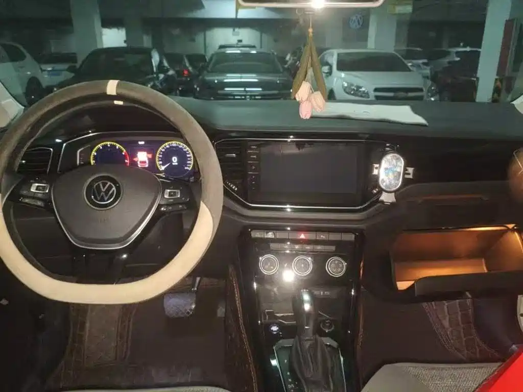 Volkswagen T-Roc — миниатюра 7