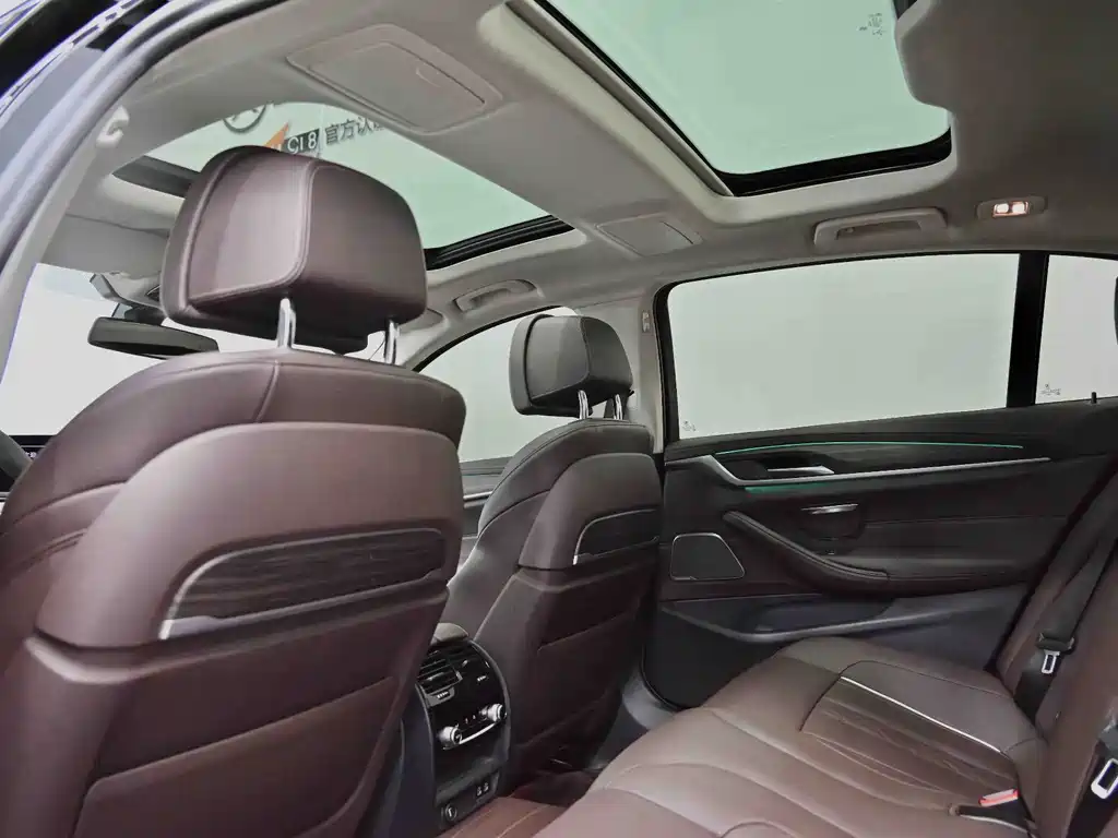 BMW 5 Series — миниатюра 33