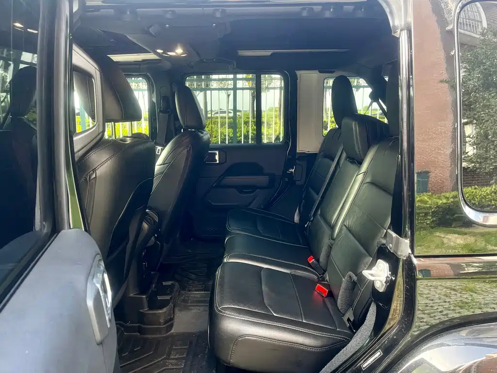 Jeep Wrangler — миниатюра 10