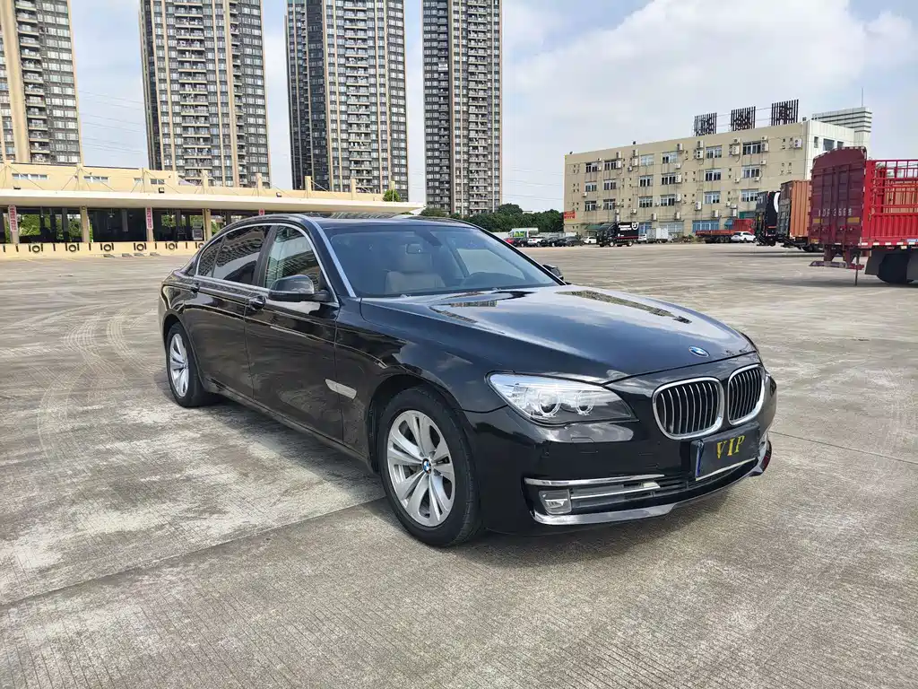 BMW 7 Series — миниатюра 3