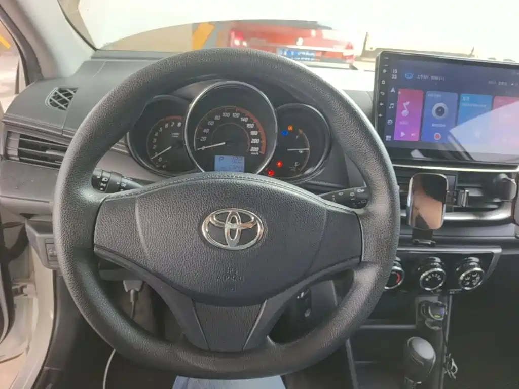 Toyota Yaris L — миниатюра 11