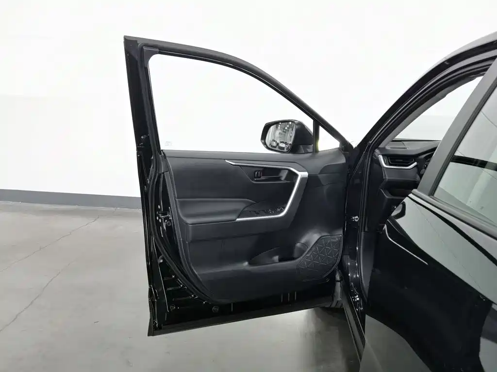 Toyota Wildlander — миниатюра 8