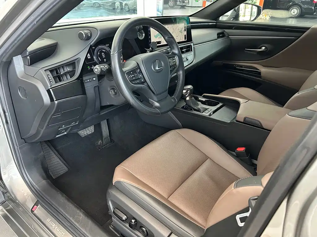 Lexus ES — миниатюра 8