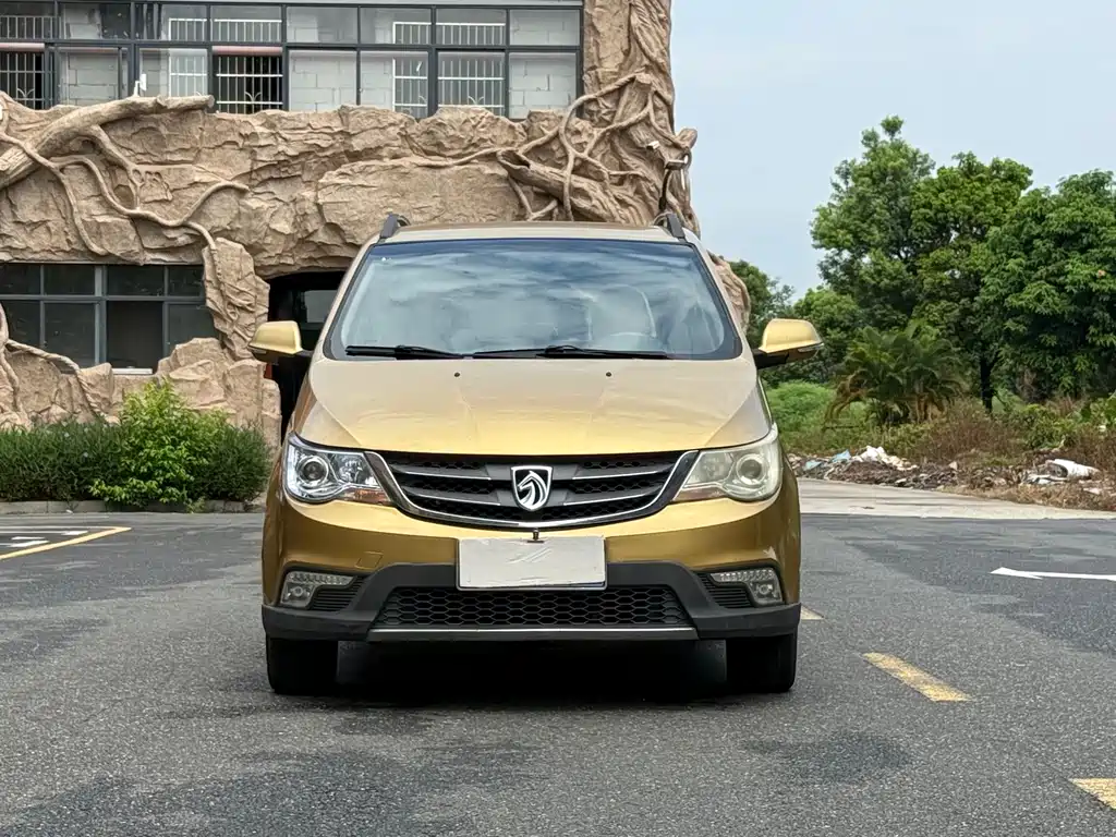 Baojun 730 2014 1.5L MT Comfort 7 мест