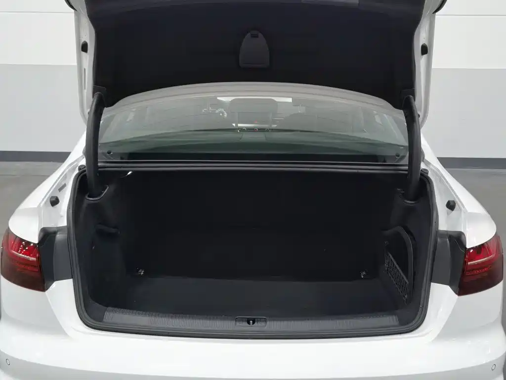 Audi A4L — миниатюра 16