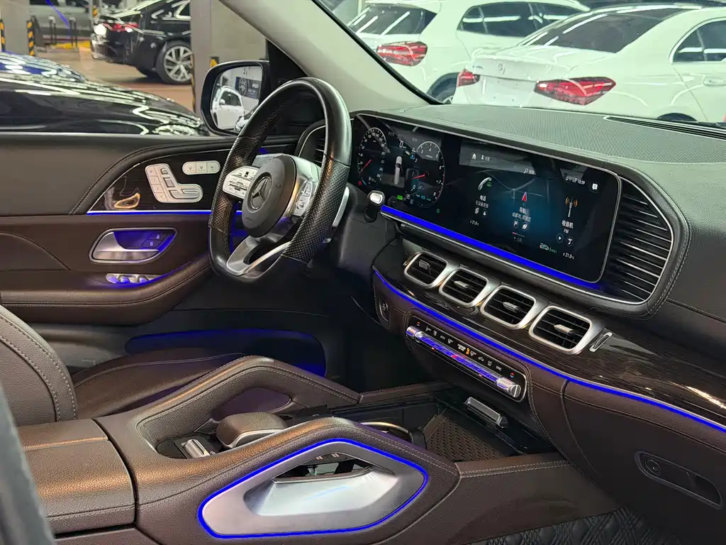 Mercedes-Benz GLS — миниатюра 12