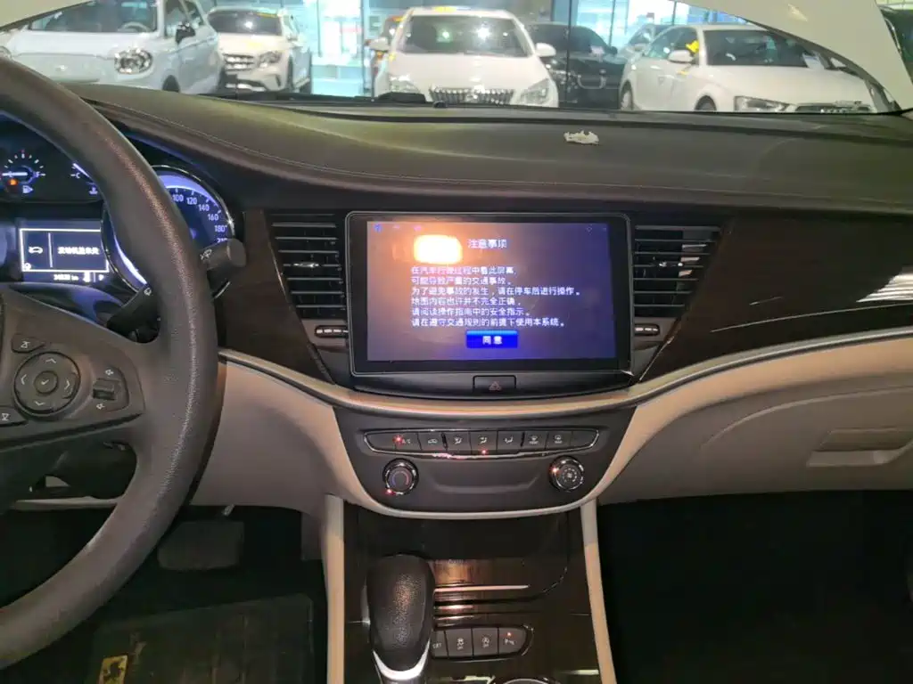 Buick Verano — миниатюра 13