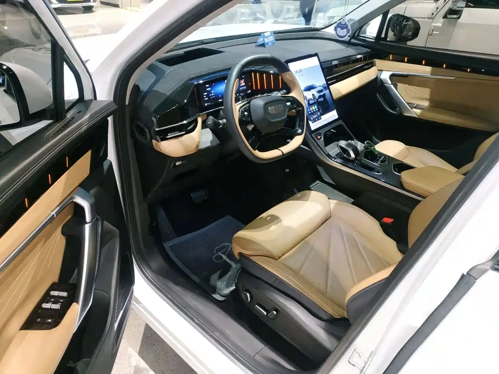 Geely Boyue L — миниатюра 16