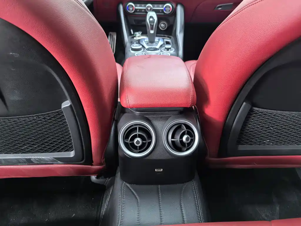 Alfa Romeo Giulia — миниатюра 13
