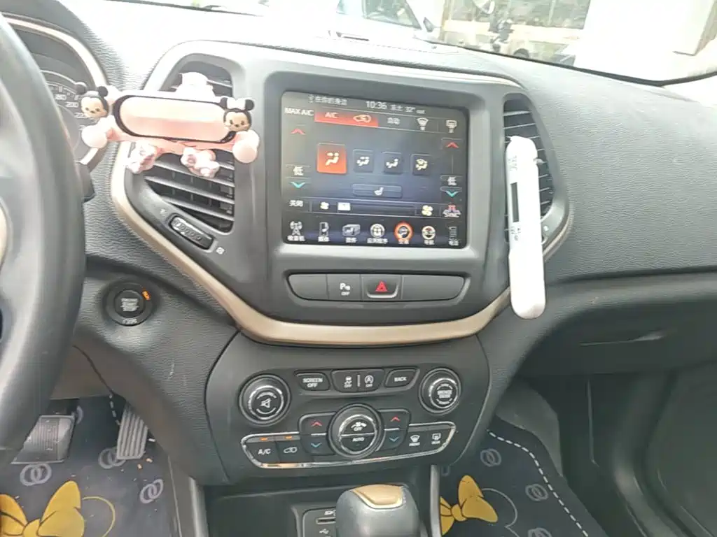 Jeep Cherokee — миниатюра 13
