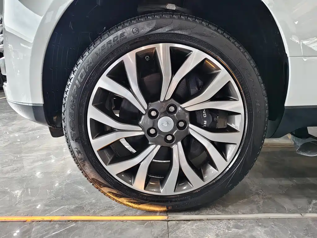 Land Rover Range Rover 2020 3.0 L6 Long Wheelbase