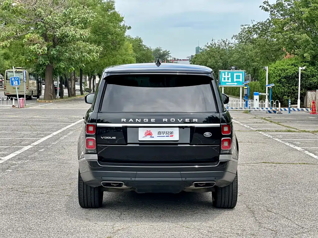 Land Rover Range Rover 2022 3.0 L6 400PS