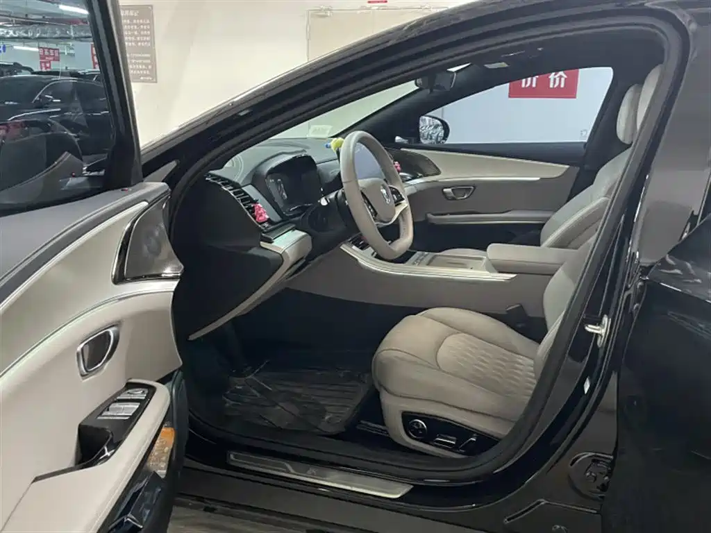 BYD Han — миниатюра 6