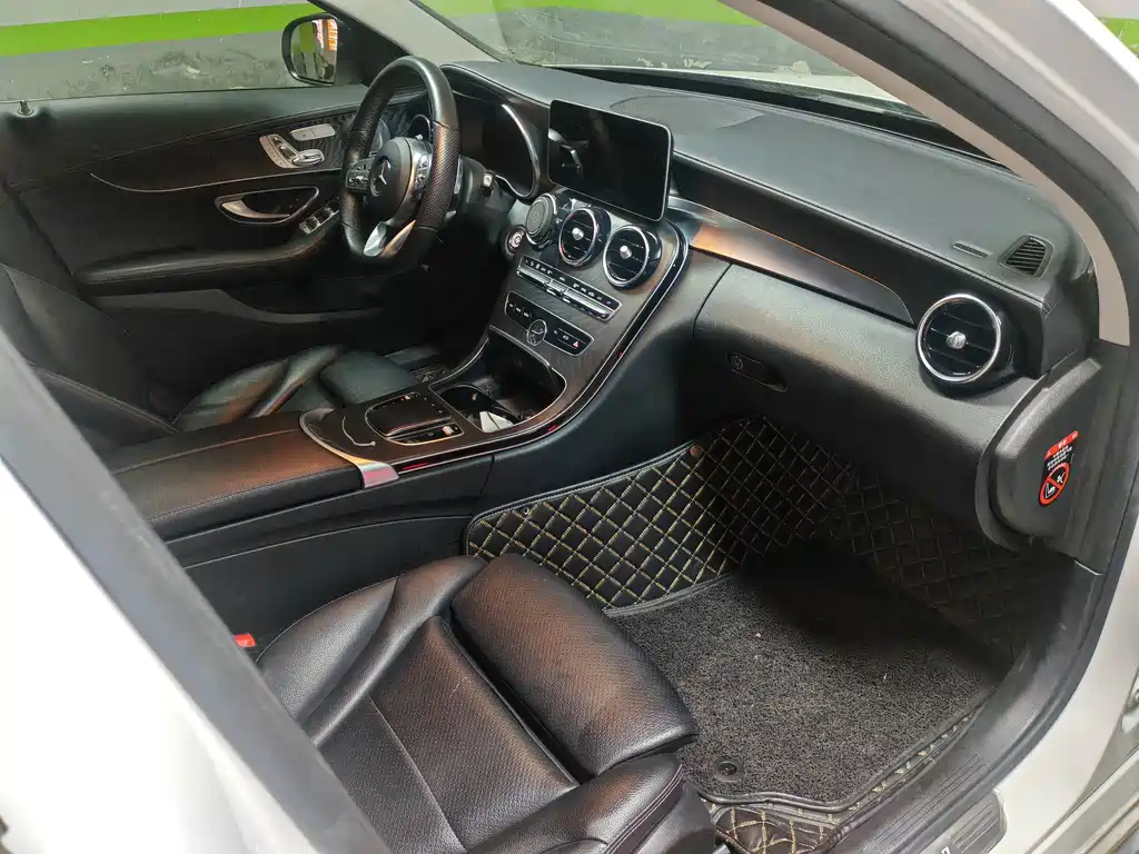 Mercedes-Benz C-Class — миниатюра 6