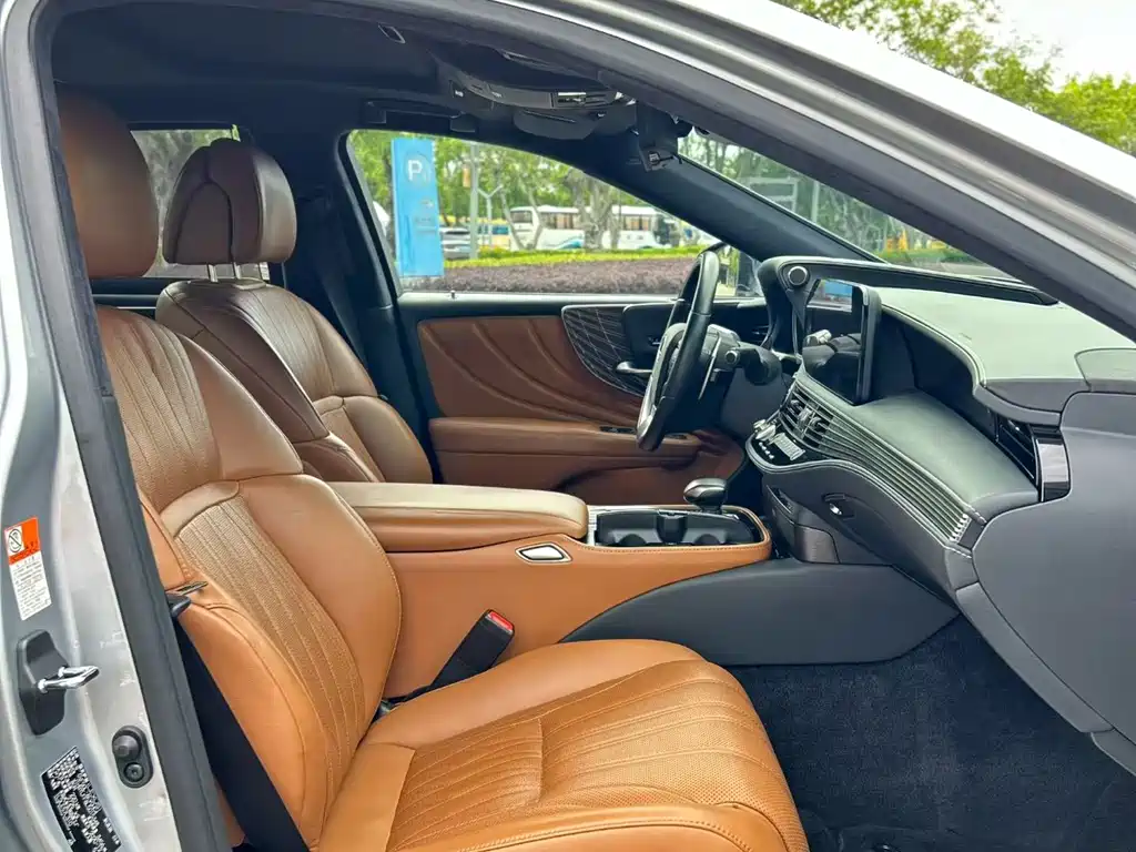 Lexus LS 2021 500h Executive